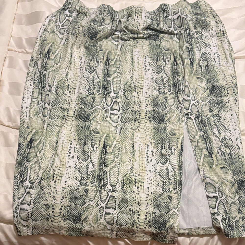 SHEIN Green Snake Print Skirt